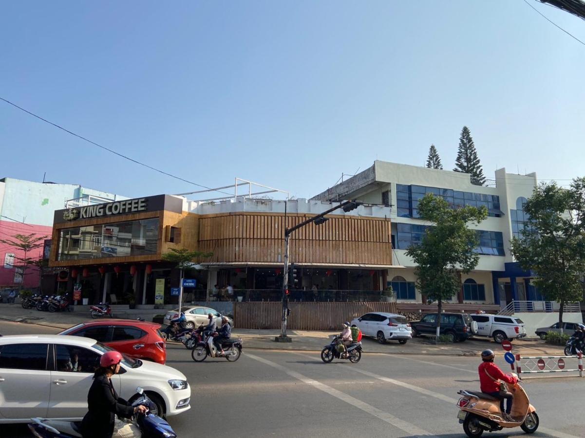 Hung Vuong Hotel Плей Ку Екстериор снимка