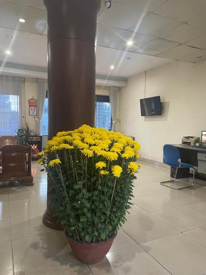 Hung Vuong Hotel Плей Ку Екстериор снимка