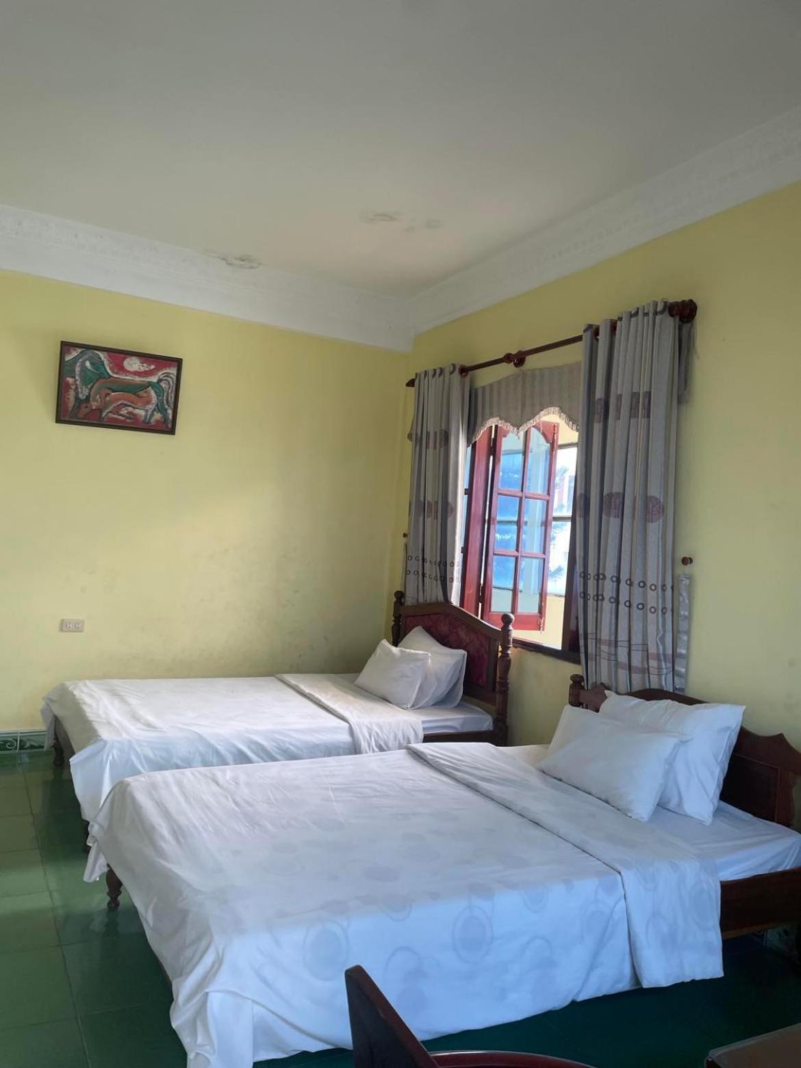 Hung Vuong Hotel Плей Ку Екстериор снимка