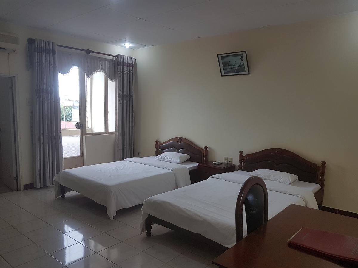 Hung Vuong Hotel Плей Ку Екстериор снимка
