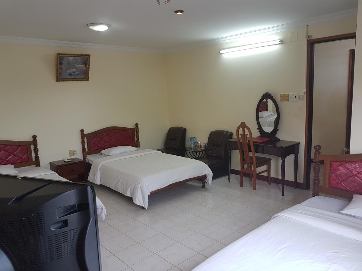 Hung Vuong Hotel Плей Ку Екстериор снимка