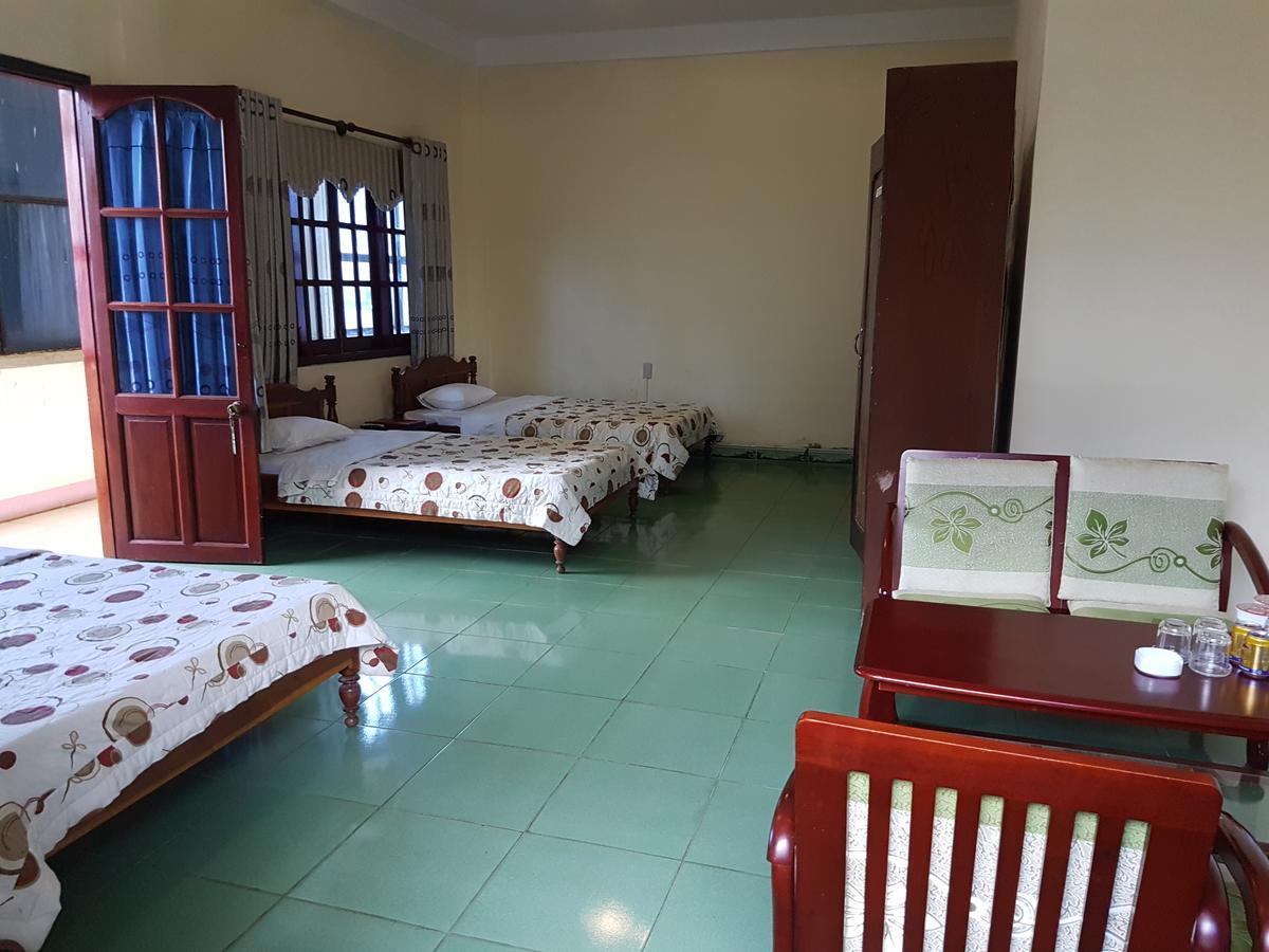 Hung Vuong Hotel Плей Ку Екстериор снимка